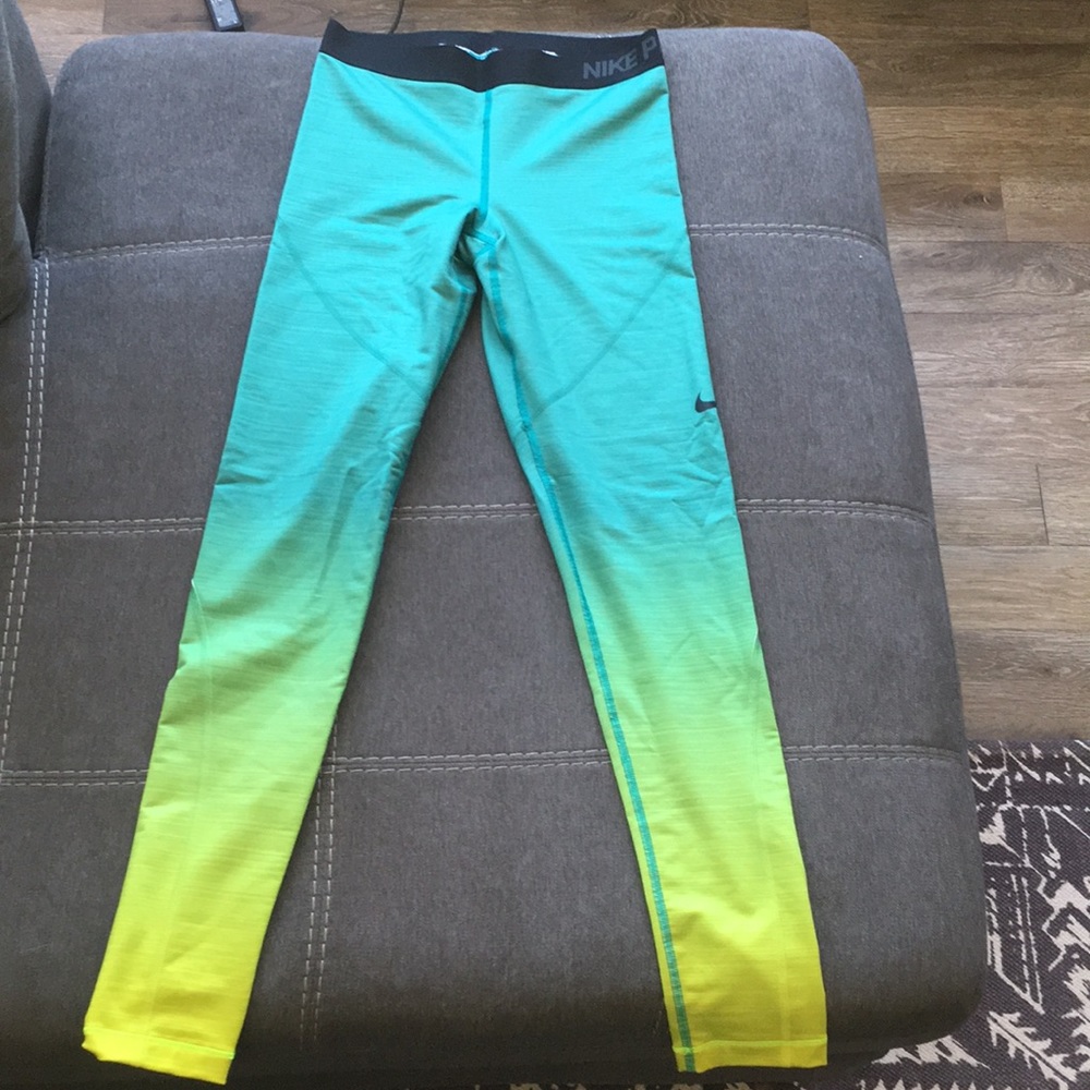 Nike Hyperwarm leggings